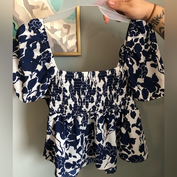 ✨2 for $25✨ Floral Peplum Blouse - Picture 3 of 4
